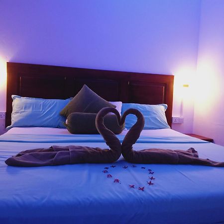 White Villa Hotel Trincomalee Bagian luar foto
