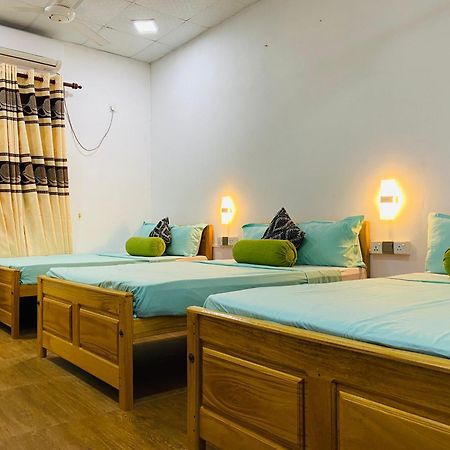 White Villa Hotel Trincomalee Bagian luar foto
