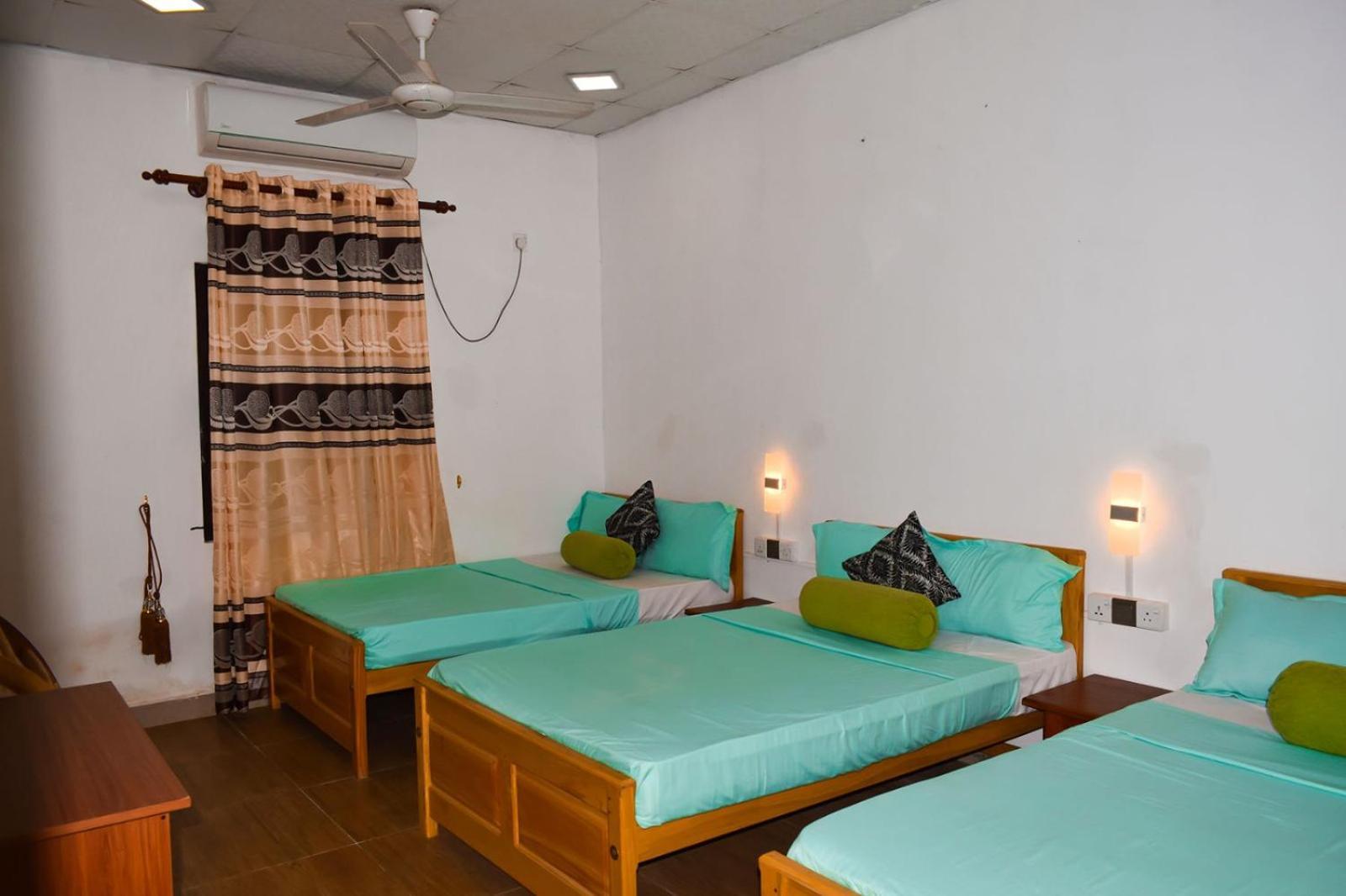 White Villa Hotel Trincomalee Bagian luar foto