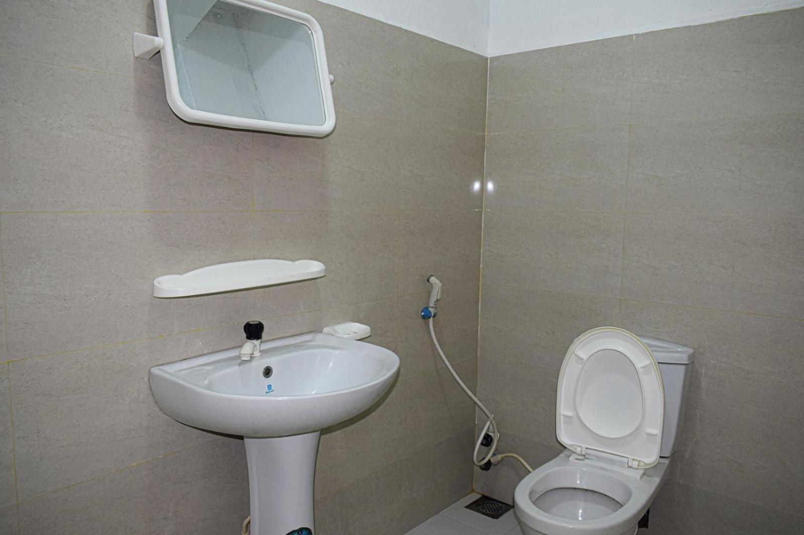 White Villa Hotel Trincomalee Bagian luar foto