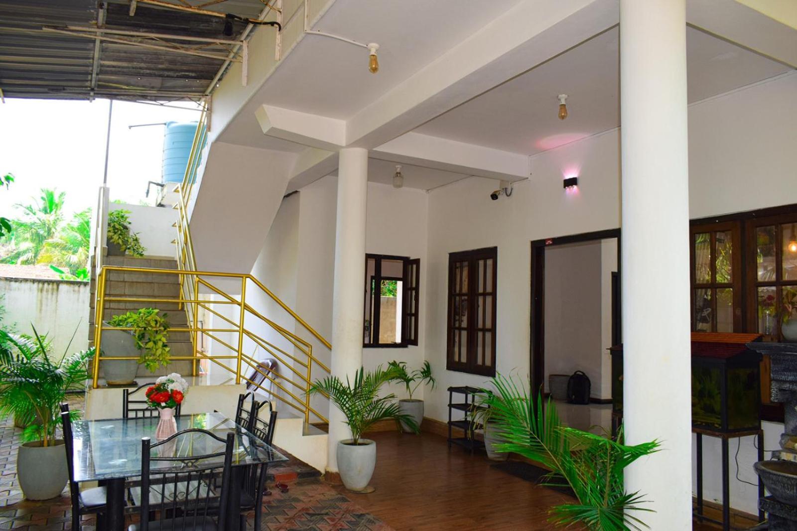 White Villa Hotel Trincomalee Bagian luar foto