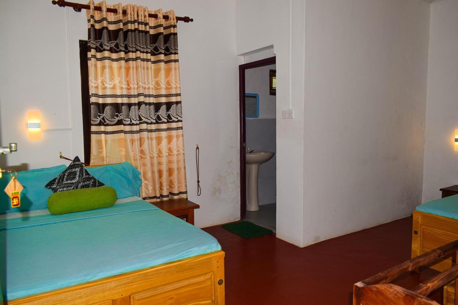 White Villa Hotel Trincomalee Bagian luar foto